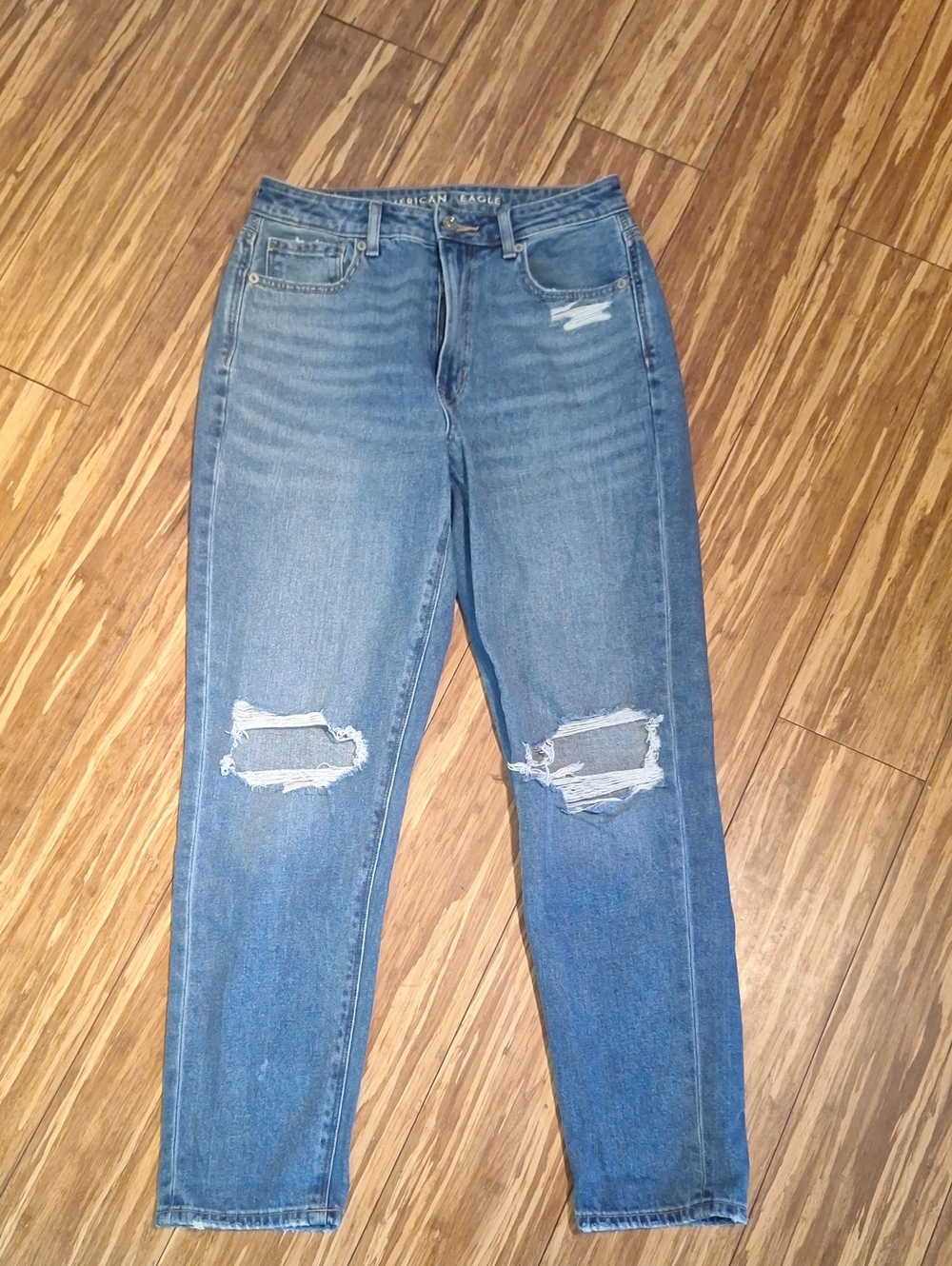 American Eagle Womens High Rise Distressed Mom Jeans Size 6 NWOT
